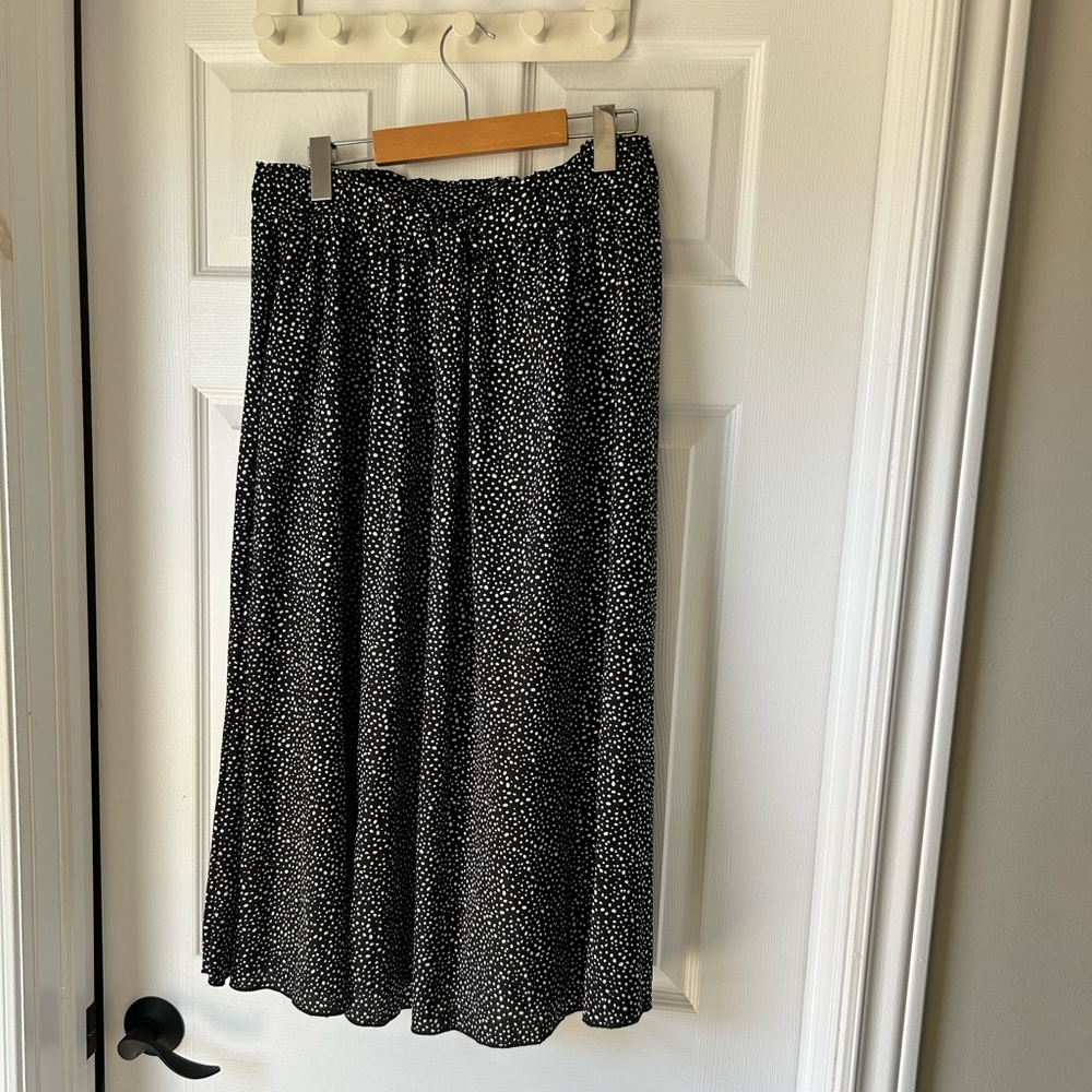 SHEIN Curve Black and White Dotted Skirt